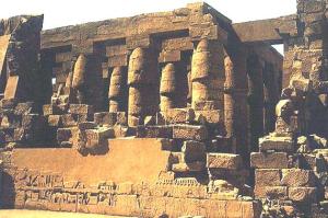 Гипостильный зал храма Амона в Карнаке