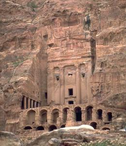 Прекрасный город Петра, вырубленный в скалах, был столицей Набатейского царства