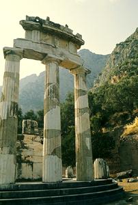 Греческий храм в Дельфах